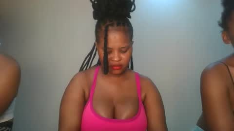 Snapshot of queen_kikih chatting on February 18, 2026, 12:39 am Queen kikih online show from February 18, 2026, 12:39 am