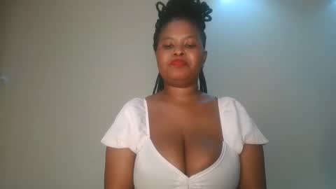 Snapshot of queen_kikih chatting on February 19, 2026, 6:04 pm Queen kikih online show from February 19, 2026, 6:04 pm