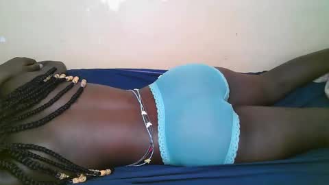 queen_latasha online show from December 3, 2025, 4:09 am