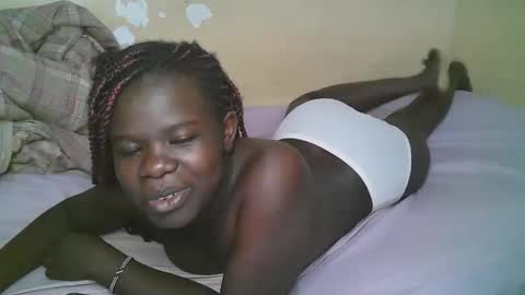 queen_latasha online show from March 18, 2026, 5:32 am