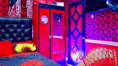 Lily online show from February 27, 2026, 10:43 pm