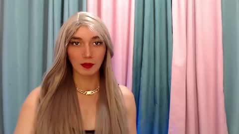 Queen Lucifer online show from November 26, 2025, 10:27 am