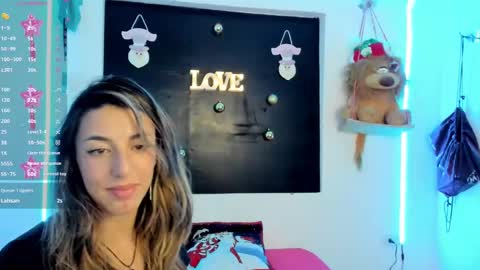 Snapshot of queen_natttyy chatting on December 4, 2024, 7:50 am queen_natttyy online show from December 4, 2024, 7:50 am