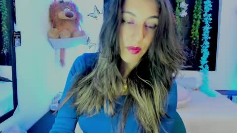 queen_natttyy online show from April 8, 2026, 3:17 am