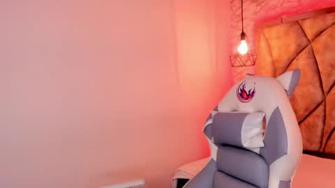   online show from February 7, 2025, 7:06 pm