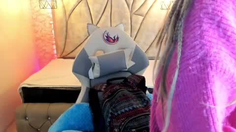   online show from February 20, 2025, 12:04 pm