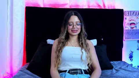 Snapshot of queen_stasy chatting on November 6, 2025, 10:54 pm Valentina online show from November 6, 2025, 10:54 pm