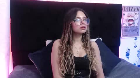 Snapshot of queen_stasy chatting on November 15, 2025, 9:21 pm Valentina online show from November 15, 2025, 9:21 pm