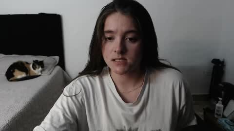 Queen Val online show from April 12, 2026, 2:05 am