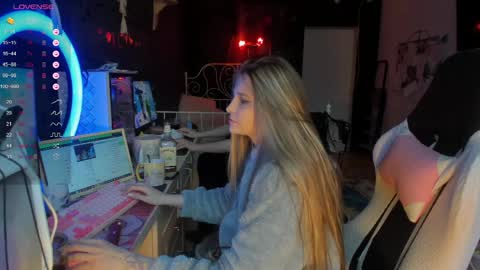 Kim online show from May 25, 2026, 2:39 am