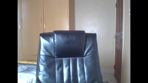 Queenbebony2 online show from March 12, 2026, 6:19 am