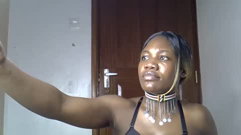 Snapshot of queenbest chatting on April 6, 2026, 4:46 am Cindy Melahnin online show from April 6, 2026, 4:46 am