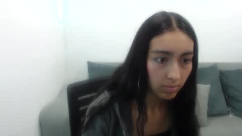 Snapshot of queenbyte_18 chatting on October 28, 2025, 5:37 pm queenbyte_18 online show from October 28, 2025, 5:37 pm