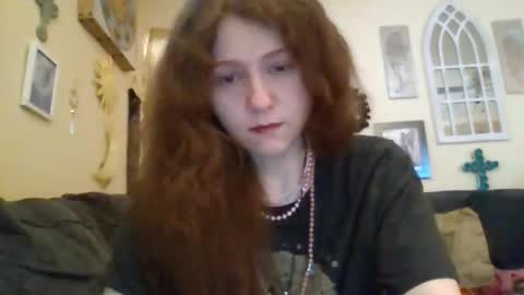 queencrimsonlvx online show from May 2, 2026, 8:03 pm
