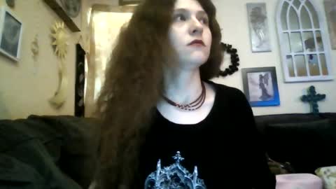 Snapshot of queencrimsonlvx chatting on July 14, 2026, 10:54 am queencrimsonlvx online show from July 14, 2026, 10:54 am