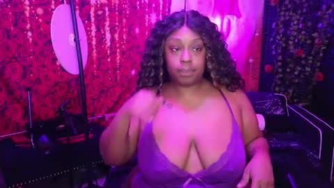 Queen Cherise Roze online show from April 7, 2026, 1:44 pm