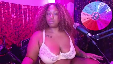 Queen Cherise Roze online show from June 6, 2026, 2:44 pm