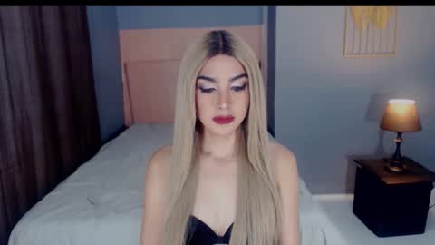 queenemeraldts online show from October 1, 2025, 2:06 am