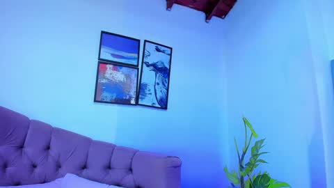 Queen online show from January 14, 2025, 1:15 am