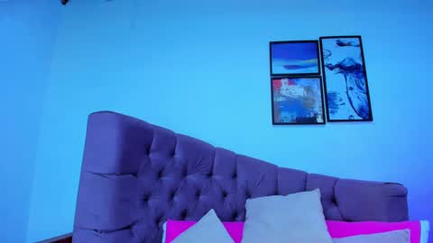 Queen online show from March 7, 2025, 10:32 pm