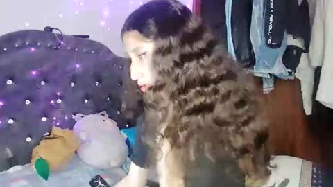 QUEENJEENN online show from November 27, 2025, 3:08 am