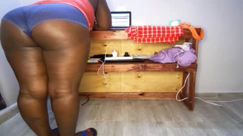 Snapshot of queenkiah chatting on October 2, 2025, 7:54 pm Nina online show from October 2, 2025, 7:54 pm