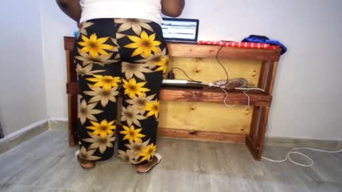 Snapshot of queenkiah chatting on October 16, 2025, 7:15 pm Nina online show from October 16, 2025, 7:15 pm