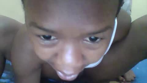 queenleona61 online show from March 19, 2026, 5:44 am