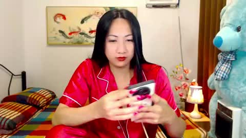 QUEEN online show from May 29, 2026, 2:48 pm