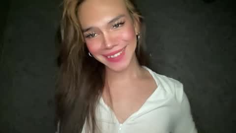 QUEEN online show from November 3, 2025, 9:59 pm