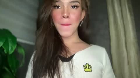 QUEEN online show from November 20, 2025, 1:33 pm