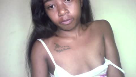 queennaya online show from July 13, 2026, 12:02 am