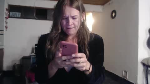 Nico online show from May 7, 2026, 1:22 am