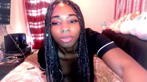 QueenOfHearts online show from February 5, 2025, 10:01 pm