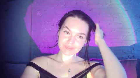 QueenOfModels online show from January 14, 2026, 2:12 pm