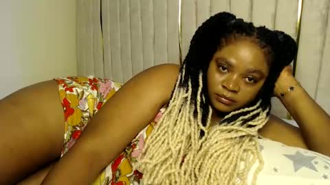 Snapshot of queenofsouls chatting on December 13, 2024, 5:05 am . online show from December 13, 2024, 5:05 am