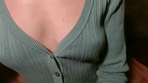 queenoftenderness online show from April 16, 2026, 6:52 pm