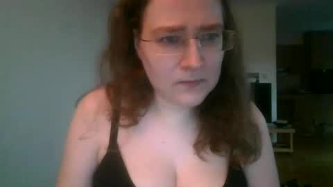 queenofthenights online show from June 24, 2026, 8:08 pm