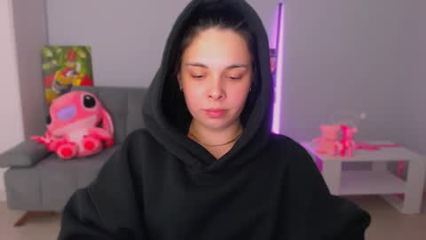 Snapshot of queenofthesense chatting on October 13, 2025, 3:23 pm Patricia online show from October 13, 2025, 3:23 pm