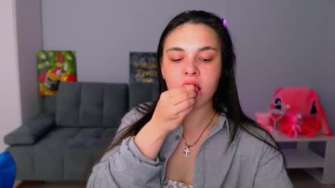 Snapshot of queenofthesense chatting on November 5, 2025, 3:56 pm Patricia online show from November 5, 2025, 3:56 pm