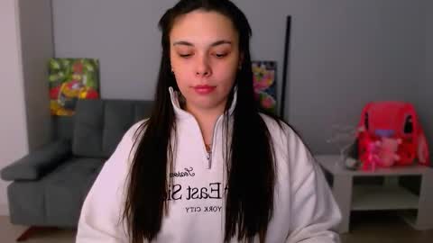 Snapshot of queenofthesense chatting on November 10, 2025, 1:43 pm Patricia online show from November 10, 2025, 1:43 pm