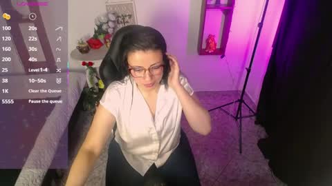 queenrose94 online show from April 14, 2026, 12:55 pm
