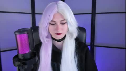 Snapshot of queenrosel chatting on October 31, 2025, 4:30 pm Rose online show from October 31, 2025, 4:30 pm