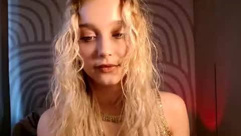 Snapshot of queenserenaaa chatting on July 7, 2026, 12:09 pm Serena XoXo online show from July 7, 2026, 12:09 pm