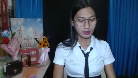 queensteffi online show from January 4, 2025, 12:05 pm
