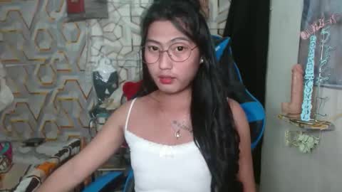 queensteffi online show from May 11, 2026, 8:50 pm