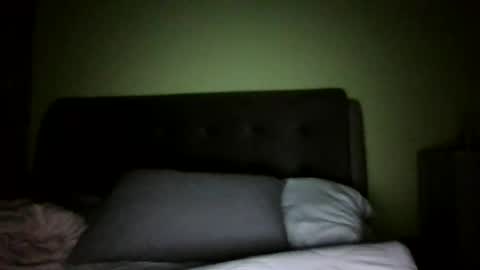 Snapshot of queenstuff chatting on December 16, 2025, 9:20 pm queenstuff online show from December 16, 2025, 9:20 pm