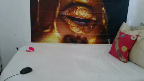 queenteex6993 online show from July 26, 2026, 7:26 am