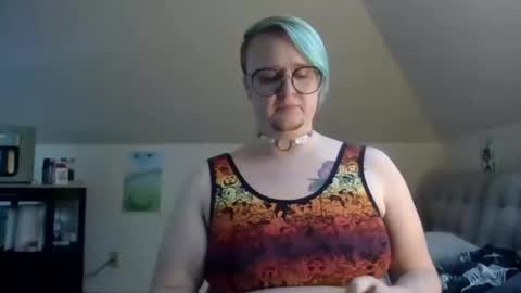 Snapshot of queerlyjaz chatting on October 12, 2025, 11:04 pm queerlyjaz online show from October 12, 2025, 11:04 pm