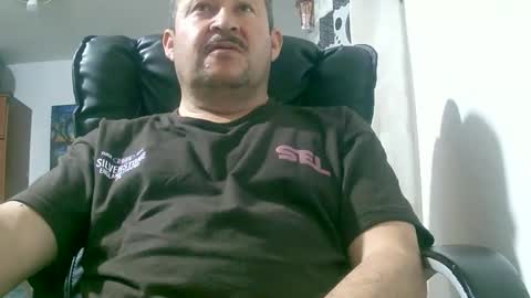 Snapshot of querubinrebelde chatting on January 19, 2026, 12:25 am Don Ramon online show from January 19, 2026, 12:25 am